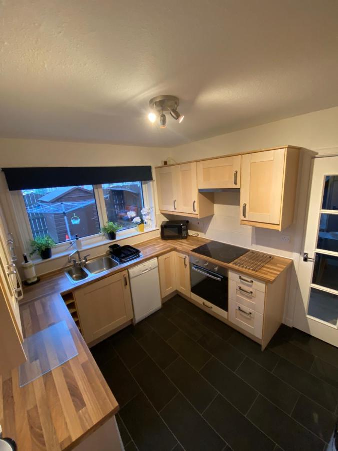 Delightful, Central 3 Bedroom House With Garden & Free Parking อินเวอร์เนส ภายนอก รูปภาพ